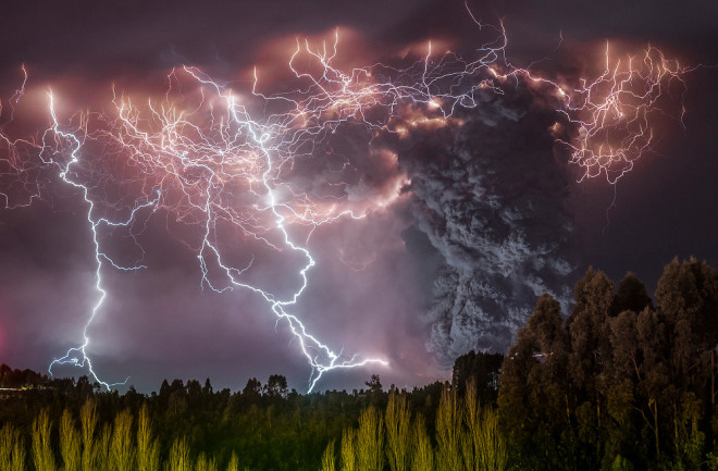 Volcano lightning